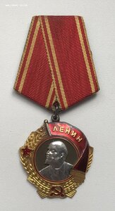 Орден Ленина в идеале и на доке