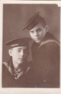 Фото с лентой "Бакинское мореходное училище" 1946г.