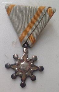 Знак Ордена Священного Сокровища 8