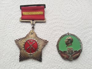 Медаль Кнр 1956г и значок Мао