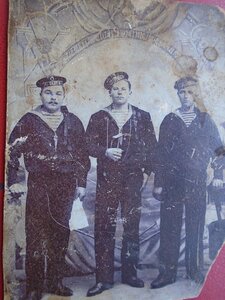 Фото 3 моряков Балтийского флота периода царизма.