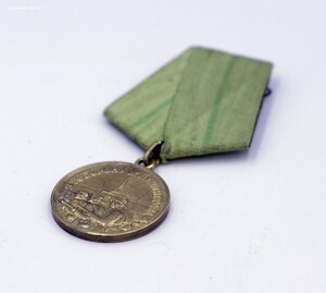 Медаль За Оборону Ленинграда ЗОЛОТОЙ! НЕ НОШЕННЫЙ!