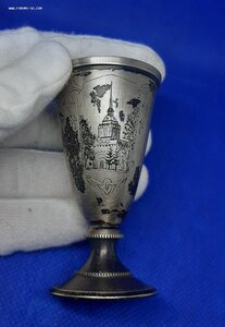 Поднос с тремя рюмками. Серебро 875.