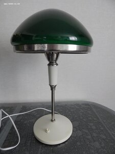 Лампа изСССР.старинная.Кабинетная.1960х.Зеленый.Белый плафон