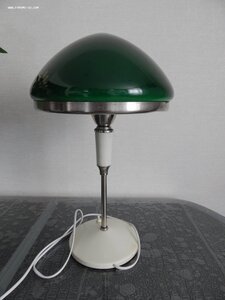 Лампа изСССР.старинная.Кабинетная.1960х.Зеленый.Белый плафон