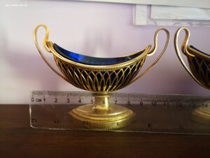 Парные икорницы в форме лодочек. Серебро. Огневое золочение.