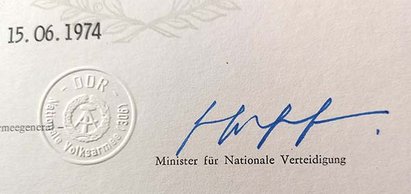 грамота на золотую Медаль за заслуги перед Национальной ННР