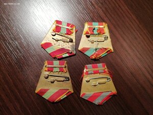 8 разных знаков + 4 колодки