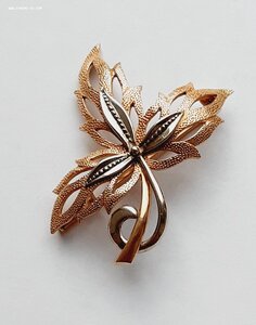 Советская золотая брошь, Кленовый лист 583 пр.