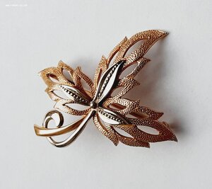 Советская золотая брошь, Кленовый лист 583 пр.