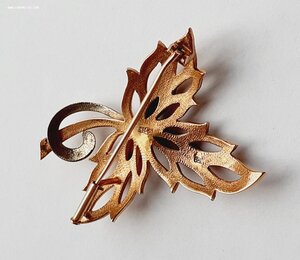 Советская золотая брошь, Кленовый лист 583 пр.