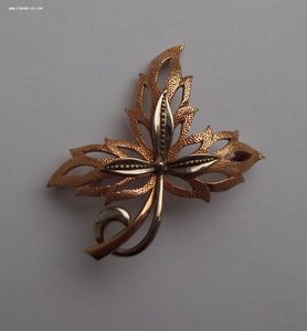 Советская золотая брошь, Кленовый лист 583 пр.
