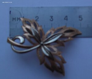 Советская золотая брошь, Кленовый лист 583 пр.
