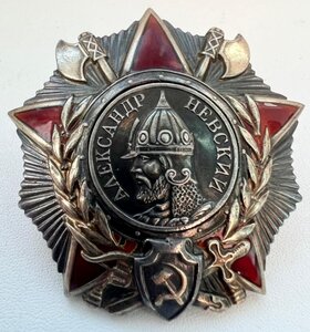 Невский 3284 в люксе, на ГСС участника Парада Победы.