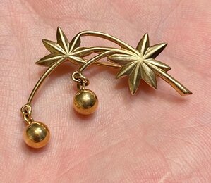 Золотая брошь «Пальмовая ветвь». Золото 585 проба со звездой