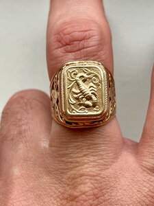 Золотая печатка СКОРПИОН. 585 проба со звездой.