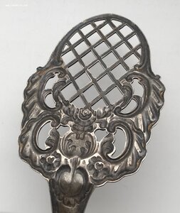 Красивая ажурная серебряная лопатка для торта. Серебро 875