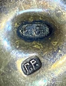 Крохотная серебряная солонка. Серебро 84 проба. Грачёв???