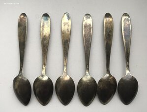 Набор серебряных чайных ложек с эмалью в коробке. 875 проба