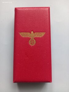 Мемель в коробке.