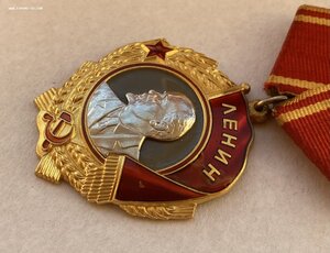 «Орден ЛЕНИНА» с документом. На женщину. ЛЮКС.