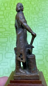 Петру Великому основателю Тульского оружейного завода.Бронза