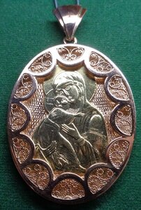 Золотая подвеска  икона Божья матерь