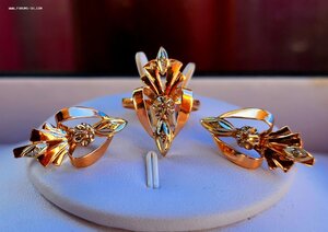 Золотой комплект с бриллиантами 585 пр. СССР
