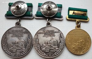 Две большие ВСХВ серебро с документами на доярку