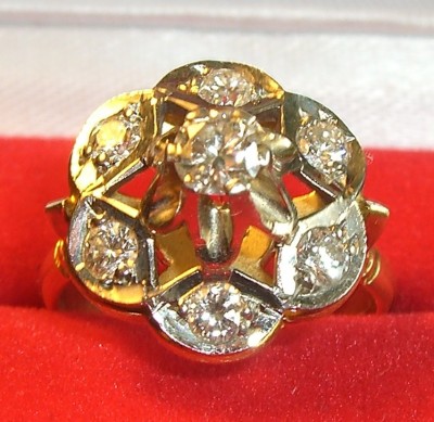 Кольцо с брюликами