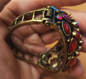 Браслет, из бронзы с камнями