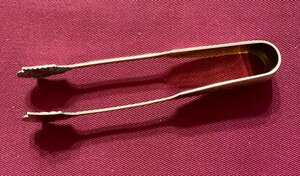 Серебряные щипцы для сахара. Родной футляр. Серебро 875 пр.