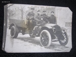 Чекисты на автомобиле.