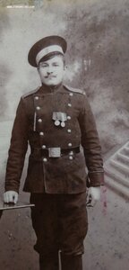 Военный. Две медали.