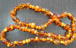 Бусы янтарь