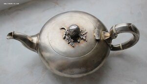 Очень красивый чайник, 1866 год.