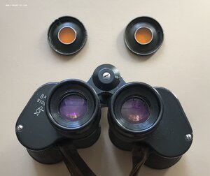 Бинокль в родном кожаном футляре, 8 х 30, 1975 год.