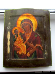 Икона Богоматери «Троеручица».