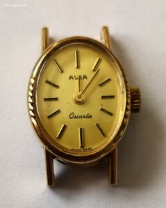 Золотые швейцарские кварцевые часы AVIA , swiss made. 375 пр