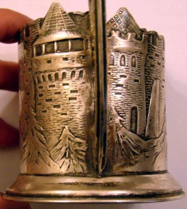 Подстаканник.