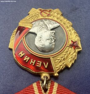 Орден ЛЕНИНА с документом. ВЕЛИКОЛЕПНОЕ СОСТОЯНИЕ.
