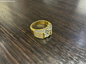 Мужское кольцо с бриллиантом и сапфирами