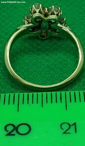 Кольцо с бриллиантами.