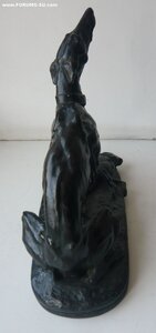 Довоенная чугунная статуэтка "Собака гончая с зайцем"