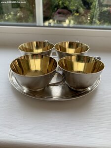 Серебряный набор 4 чашки с подносом.