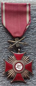 Крест Заслуг с мечами II класса Польша