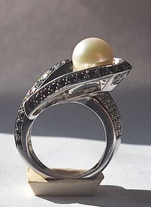 Женское золотое кольцо 2,5ct россыпь.
