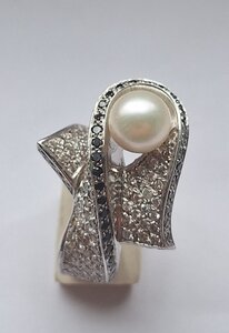 Женское золотое кольцо 2,5ct россыпь.