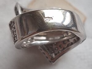 Женское золотое кольцо 2,5ct россыпь.