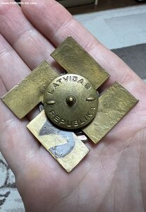 Предложу подборку рейховых знаковых из коллекции